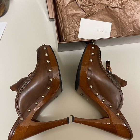 Gucci pumps 
Lightly used 
Like new - Picture 3 of 16